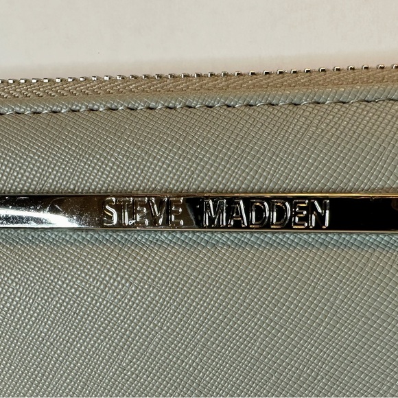 Steve Madden Bzippy Zip Around Wallet Wristlet - Picture 7 of 7